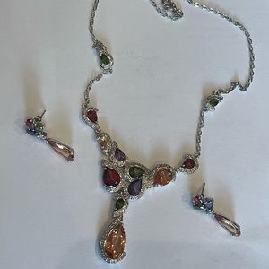 Necklace and matching earrings. Multicolored stones